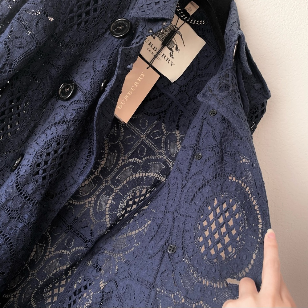 Burberry lace trench coat - Picture 13 of 16